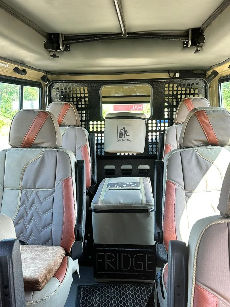 4x4 Land Cruiser (Extended, Open Roof)