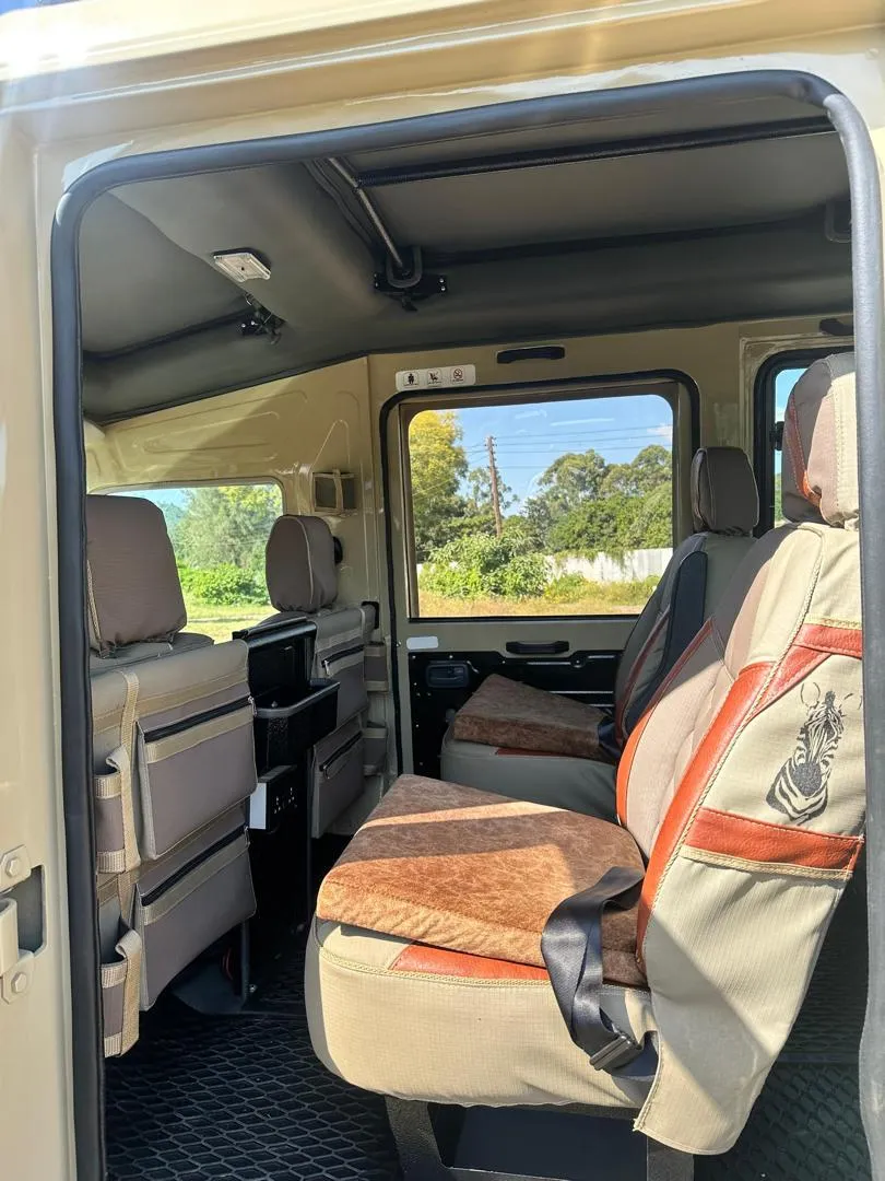 Safari Land Cruiser (Custom Interior)